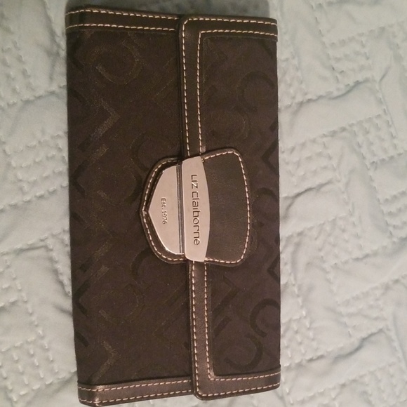 Liz Claiborne wallet - Picture 1 of 4